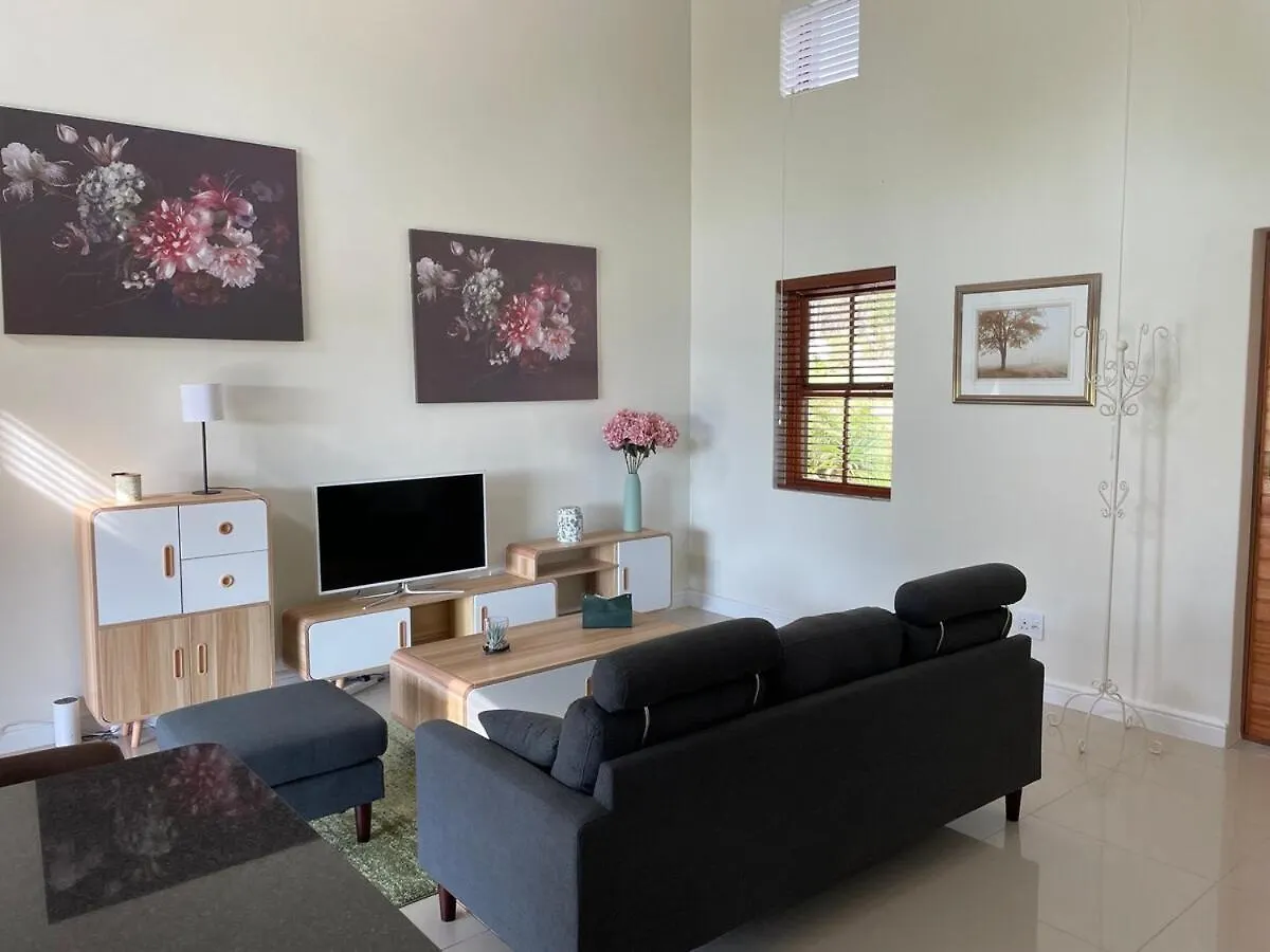 The Cottage - A Tranquil Hideaway Somerset West